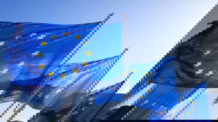 Immagine di L'Europa lega le mani alle aziende USA, dati sotto il nostro controllo